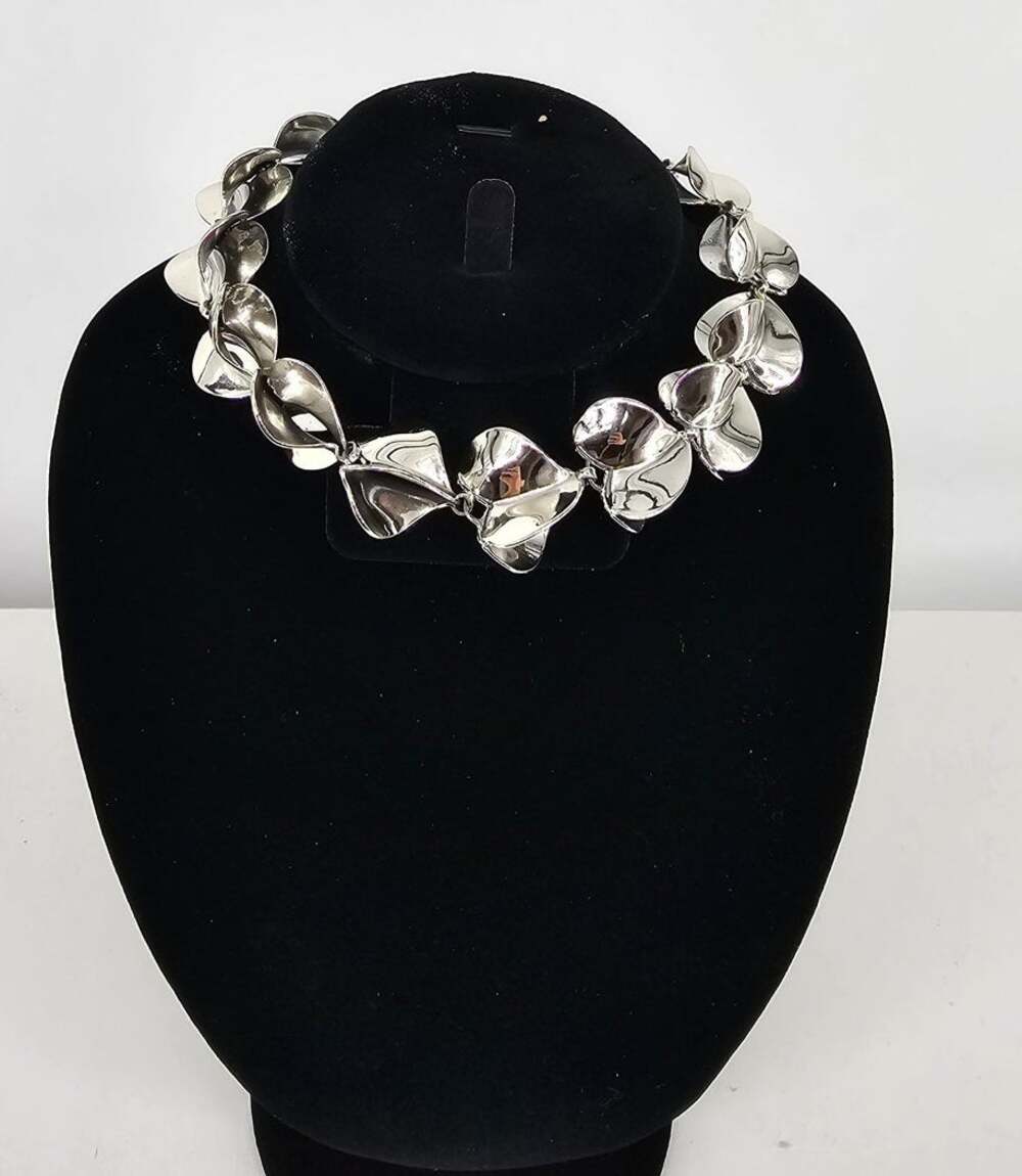 Vintage Silver Tone Chunky Petal Link Choker Necklace Sculptural Statement Retro